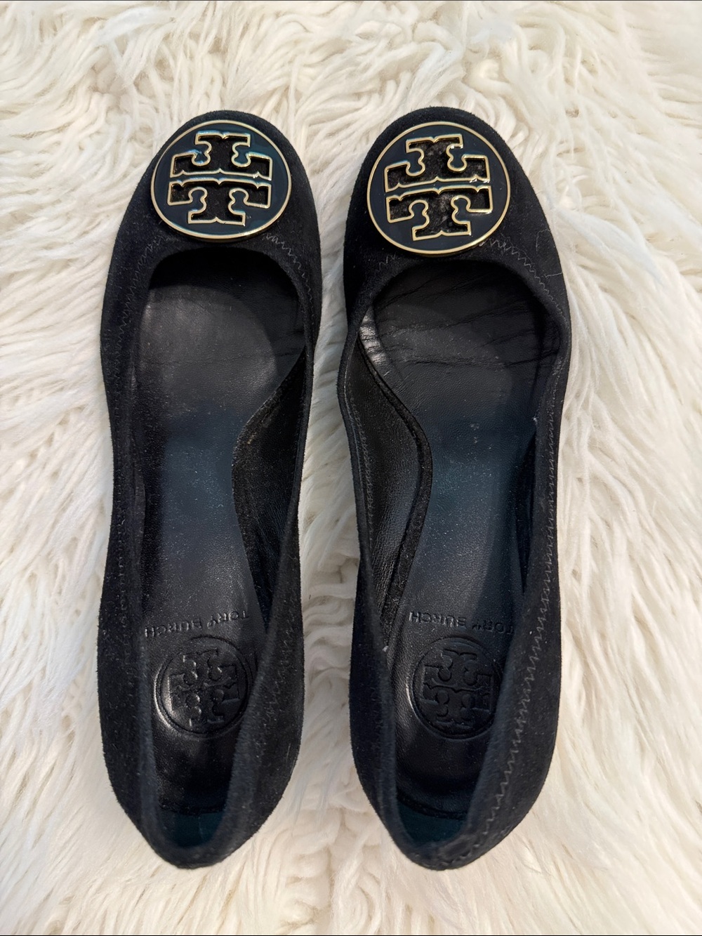 Tory Burch Black Suede Flats with Gold Logo Medallion size 7.5 fair condition - Picture 9 of 10